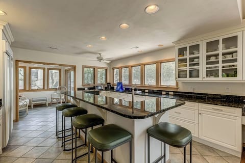 Top-Level Kitchen with Island (seats 6)