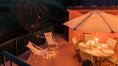 imagine having dinner outside ,  listening to the chanting of crickets...