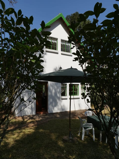Lovely Cosy garden Cottage