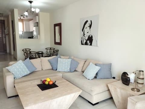 Open-Plan Lounge and Dining Area