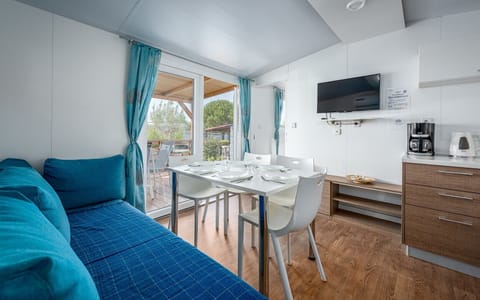 Kitchen, Living room