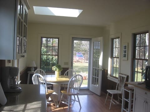 Large sunny kitchen with dishwasher, cable TV