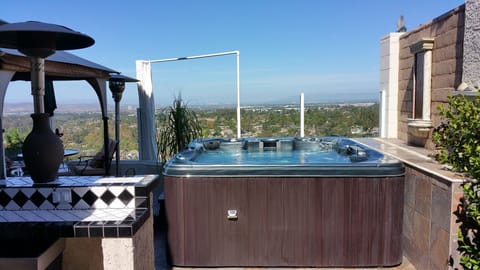 Our private clifftop 6-person jacuzzi with a view of the world!