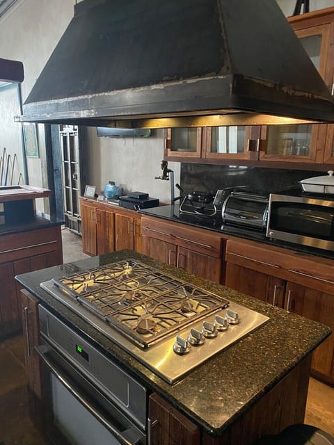 6 burner gas stove, with hood 