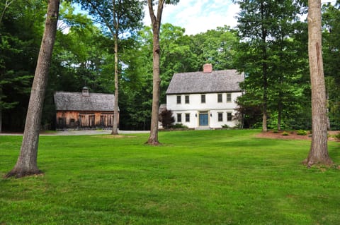 Mint Antique Reproduction 6-Bedroom 
Please see the VIDEO in the navigation bar 