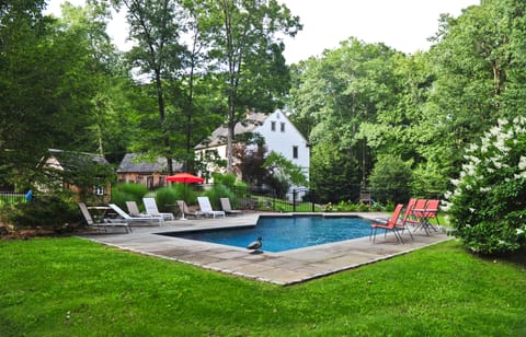Large Gunite Heated Pool
Please see VIDEO