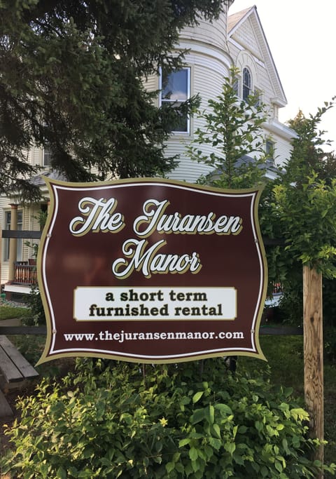 Beautiful Victorian Home in Southwest Montana 