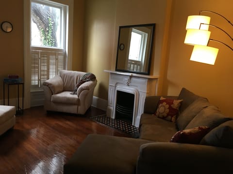 sitting/reading room