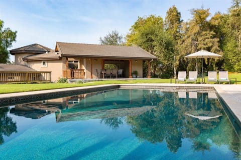 Enjoy exclusive access to a pool.
Pool heated Apr-Oct
Hot tub heated year-round
