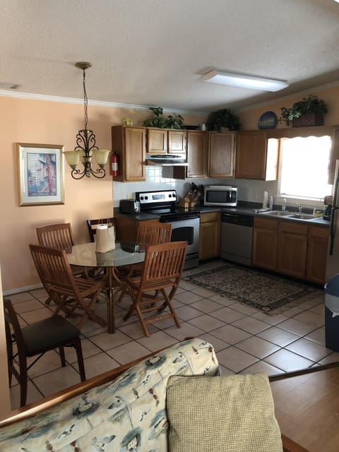 Full kitchen and dining table