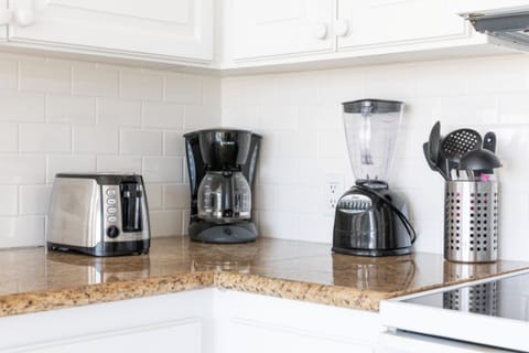 7bb6c66c-d512-4e86-affe-7c7a8bf5df55