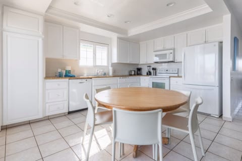 61fe8cc9-26a9-4bfa-8cc6-02b2856e3890