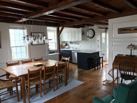 Dining & Kitchen area