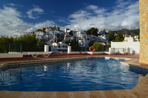 Great pool for swimming with beautiful view.