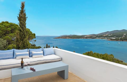 1st floor sea view balcony 