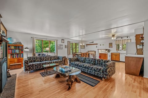 Friends / Family lay out