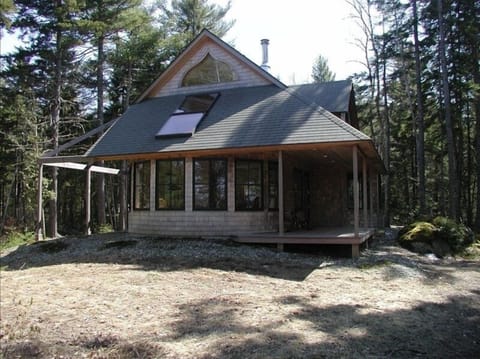 Round front facing Woods Pond