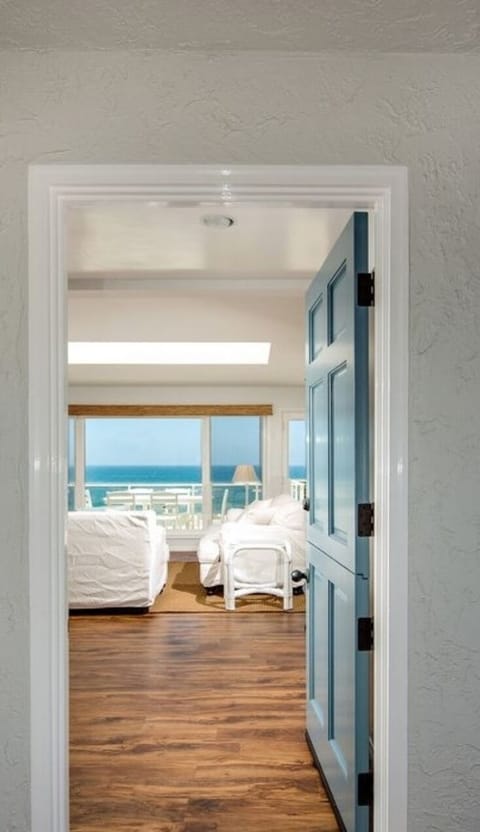 Upstairs entry
