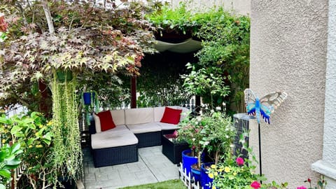 floral grotto  to relax in 