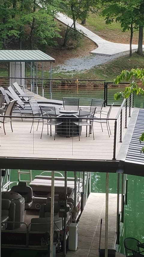 Propane fire table added to the dock in 2021