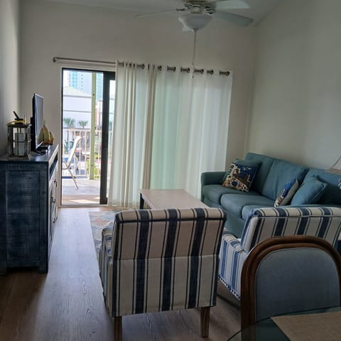 Living room with queen size pull out sofa