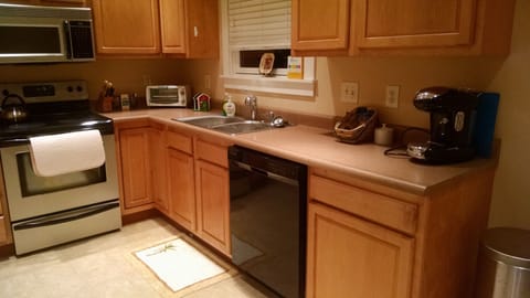 Full kitchen with K-cup maker and Espresso machine