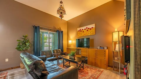 2-Bedroom apartment (D2), walk to Main Street (480)