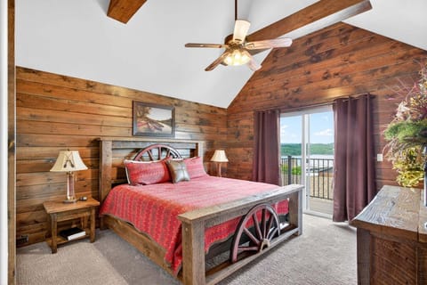 Welcome to Watermill Cove villa G, upper-level king suite