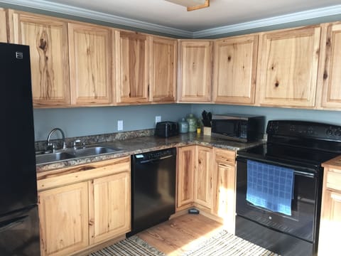 Beautiful fully remodeled kitchen with all the amenties.