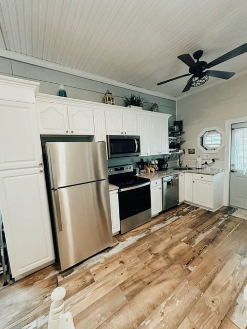 aac022b5-38d6-4ff7-8334-8c50a807e9a2