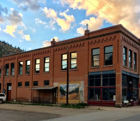 Side of building at 1303 Greene St. Built in 1895.