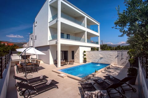 Villa Filip with heated private pool, 5 bedrooms with en-suite