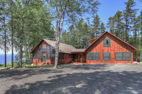 Breakwater Lodge Exterior