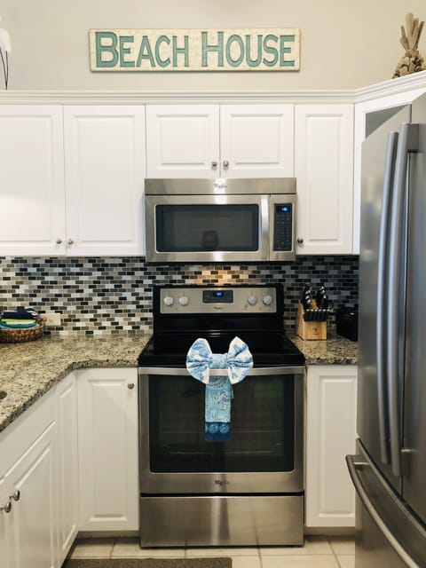 Granite and stainless appliances 