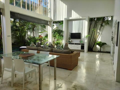 Villa 2 - Spacious open plan living and dining areas