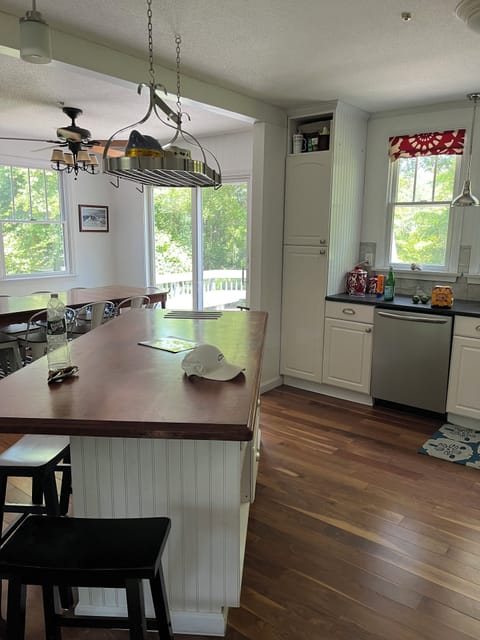 Kitchen/Dining