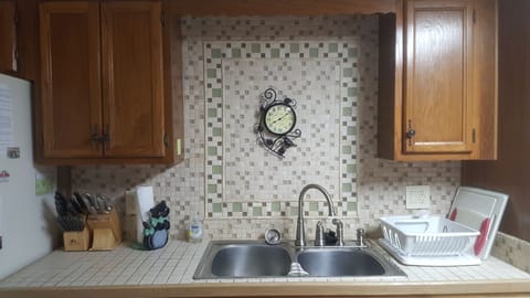 Kitchen sink area