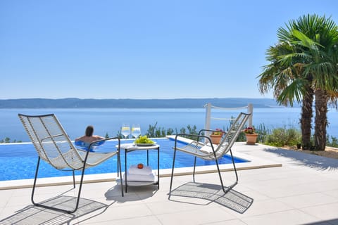 Infinity pool with amazing panoramic view ower 3 islands