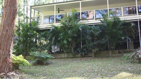 Large rear covered entertaining deck