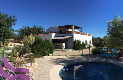 Pool, bar and terrace