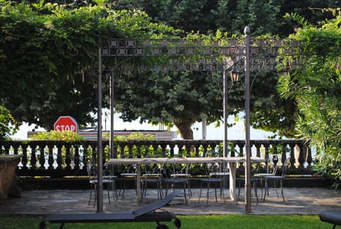 The Yard - Bersout on the Lake