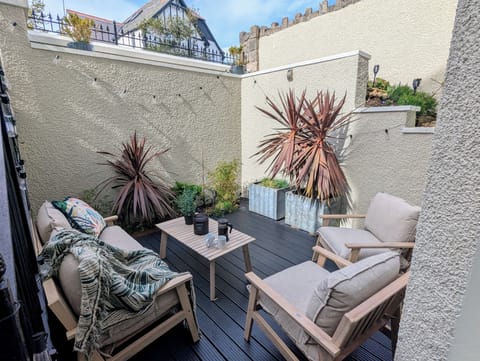 Private Outdoor Patio. South facing