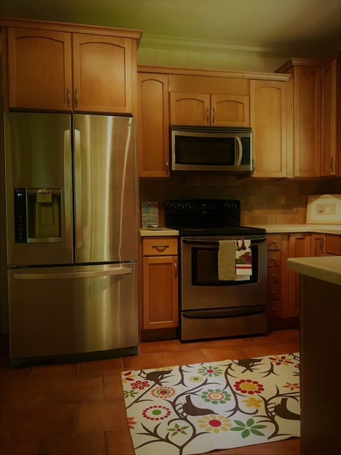 Kitchen, fully equipped. 