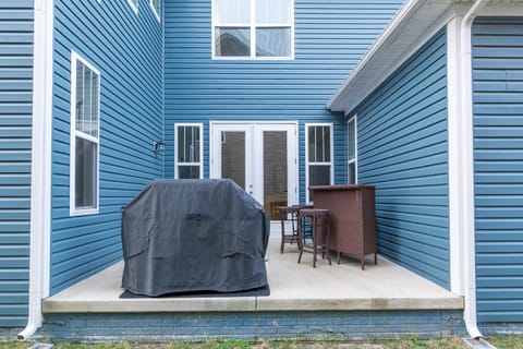 Patio with Grill