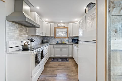 Meal prep is easier, with a stocked kitchen, for the traveler that loves to cook