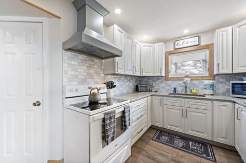 Meal prep is easier, with a stocked kitchen, for the traveler that loves to cook