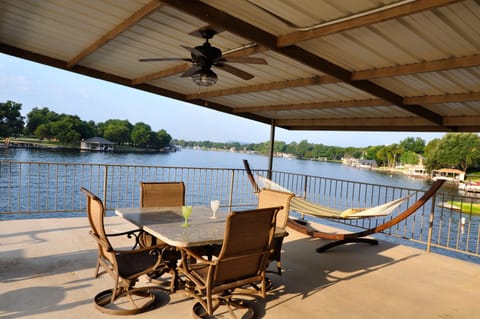 Hammock for the afternoon nap and watching boats on open water 