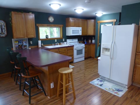 Dishwasher, microwave, fully equipped kitchen with all your dining needs