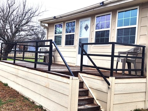 Stunning Deck Overlooking the Lake Views– Perfect for Relaxation and Fun