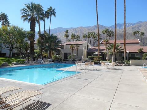 BEAUTIFUL POOL AREA